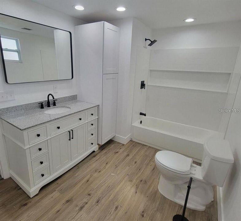 For Rent: $1,550 (3 beds, 1 baths, 988 Square Feet)