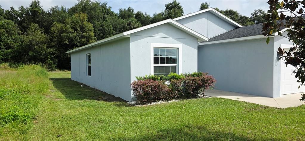 合同活跃: $364,000 (4 贝兹, 2 浴室, 1527 平方英尺)