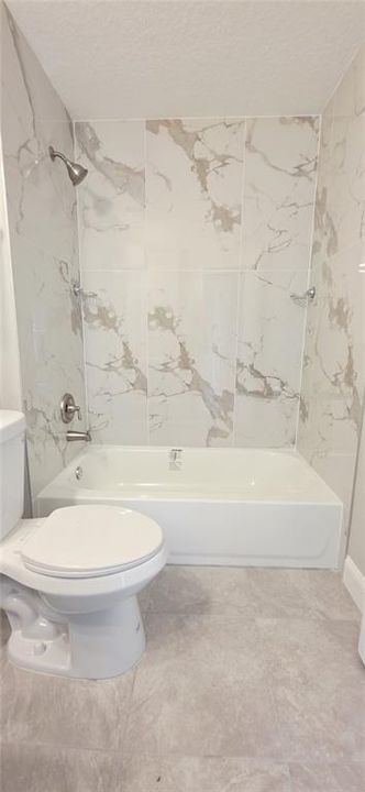 合同活跃: $364,000 (4 贝兹, 2 浴室, 1527 平方英尺)