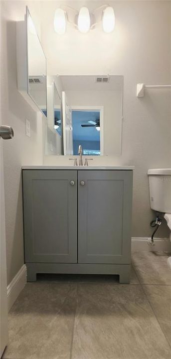 合同活跃: $364,000 (4 贝兹, 2 浴室, 1527 平方英尺)