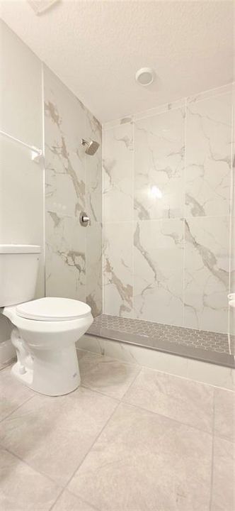 合同活跃: $364,000 (4 贝兹, 2 浴室, 1527 平方英尺)