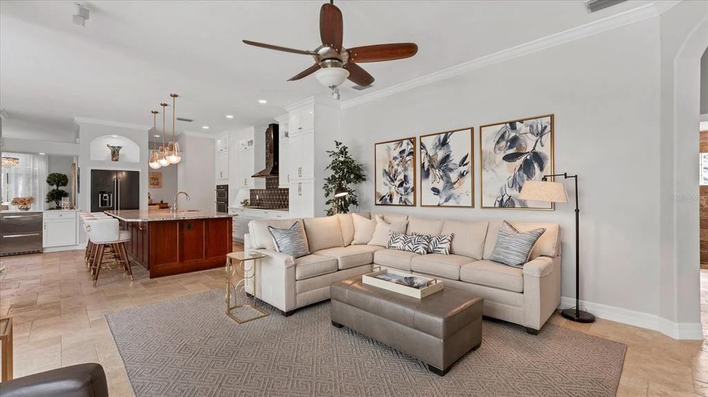 Под контрактом: $1,300,000 (3 спален, 3 ванн, 3097 Квадратных фут)