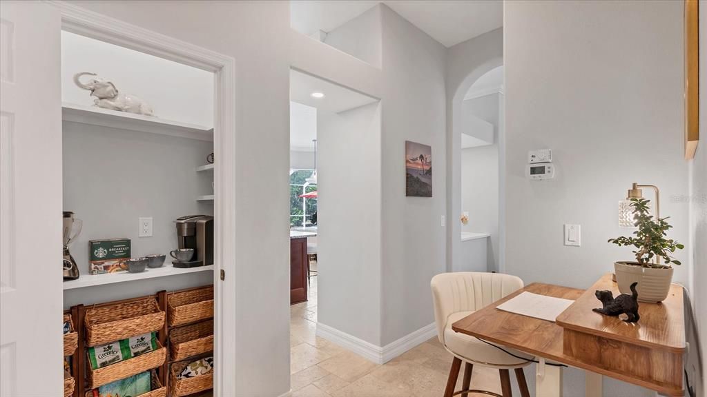 Под контрактом: $1,300,000 (3 спален, 3 ванн, 3097 Квадратных фут)