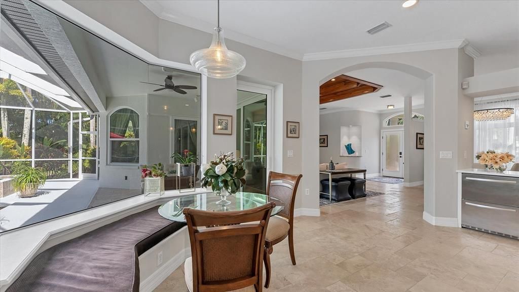 Под контрактом: $1,300,000 (3 спален, 3 ванн, 3097 Квадратных фут)