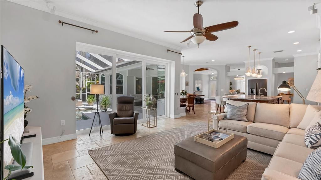 Под контрактом: $1,300,000 (3 спален, 3 ванн, 3097 Квадратных фут)