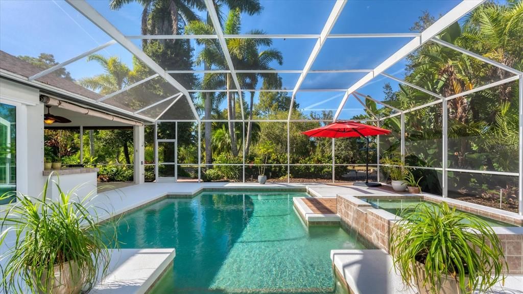 Под контрактом: $1,300,000 (3 спален, 3 ванн, 3097 Квадратных фут)