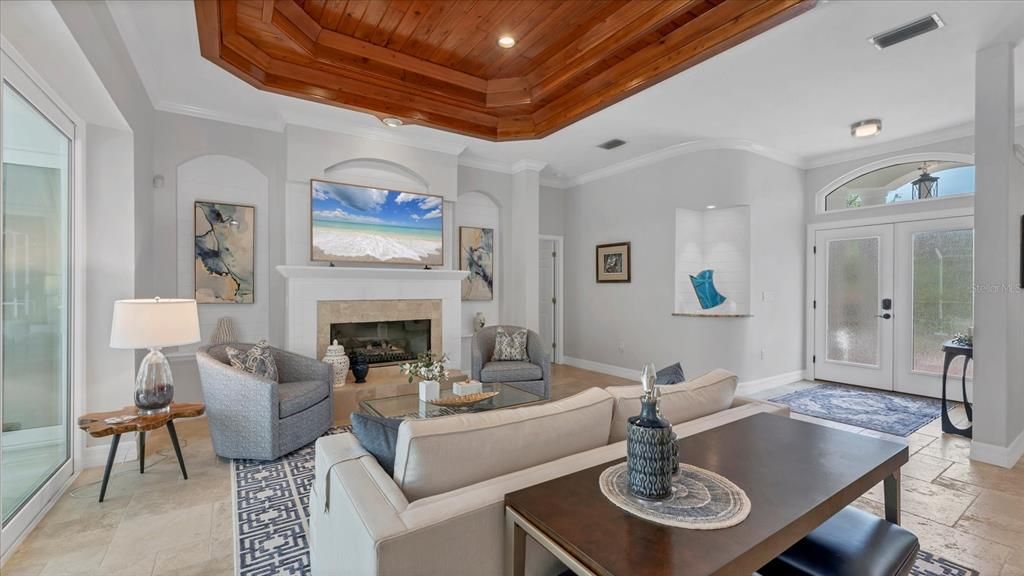 Под контрактом: $1,300,000 (3 спален, 3 ванн, 3097 Квадратных фут)