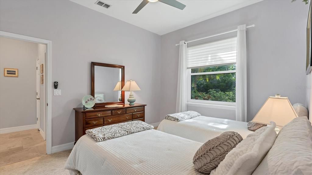 Под контрактом: $1,300,000 (3 спален, 3 ванн, 3097 Квадратных фут)