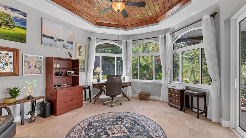 Под контрактом: $1,300,000 (3 спален, 3 ванн, 3097 Квадратных фут)