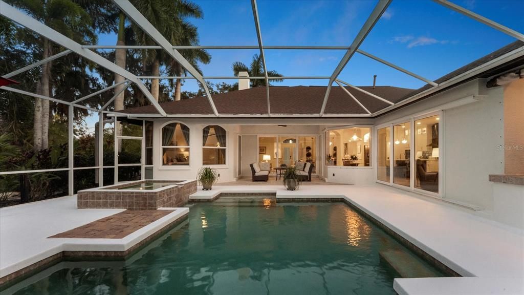 Под контрактом: $1,300,000 (3 спален, 3 ванн, 3097 Квадратных фут)