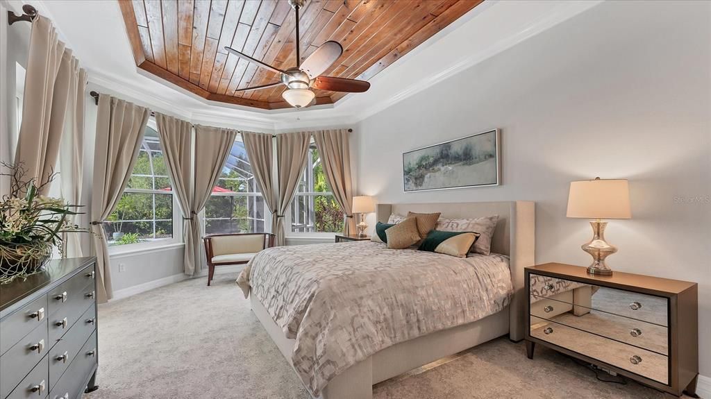 Под контрактом: $1,300,000 (3 спален, 3 ванн, 3097 Квадратных фут)