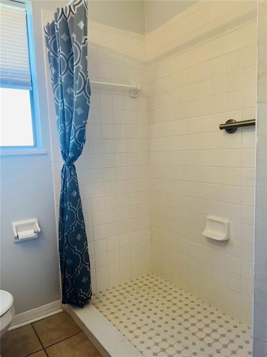 合同活跃: $217,000 (2 贝兹, 1 浴室, 786 平方英尺)