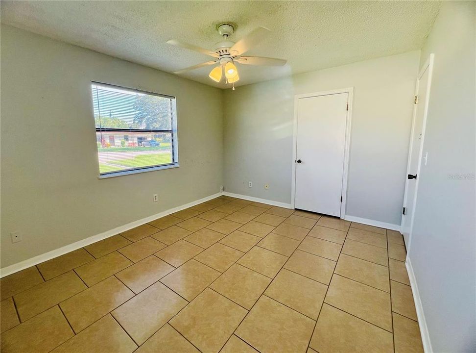 合同活跃: $217,000 (2 贝兹, 1 浴室, 786 平方英尺)