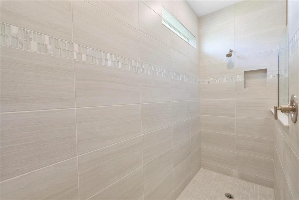 For Sale: $699,000 (3 beds, 3 baths, 2806 Square Feet)