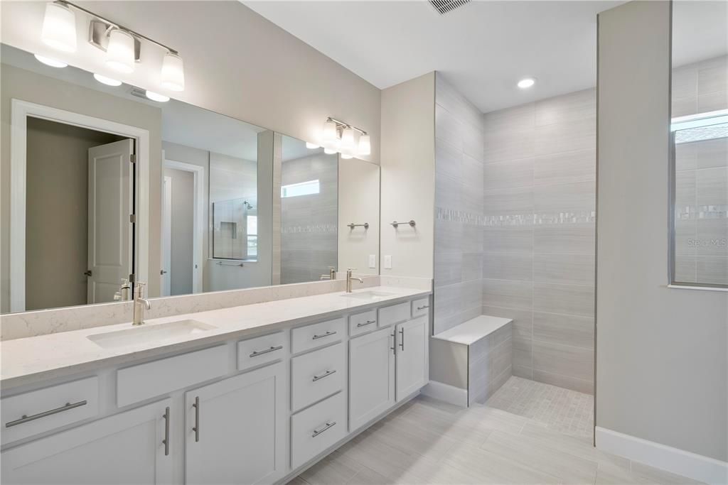 For Sale: $699,000 (3 beds, 3 baths, 2806 Square Feet)