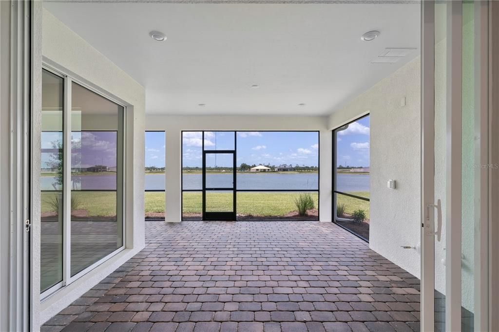 For Sale: $699,000 (3 beds, 3 baths, 2806 Square Feet)