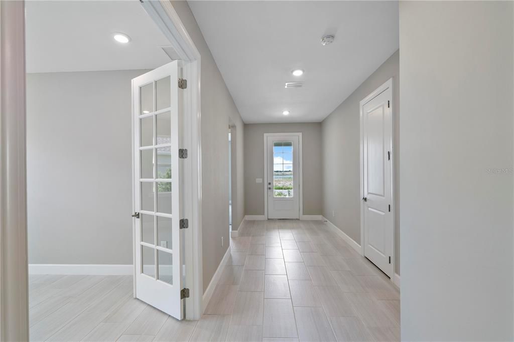 For Sale: $699,000 (3 beds, 3 baths, 2806 Square Feet)