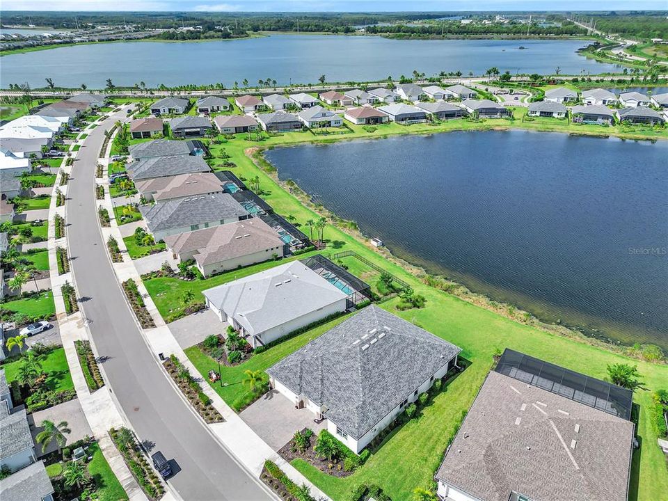 For Sale: $699,000 (3 beds, 3 baths, 2806 Square Feet)