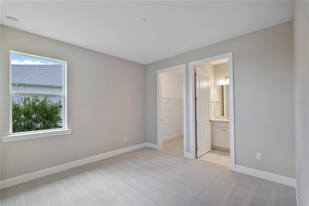 For Sale: $699,000 (3 beds, 3 baths, 2806 Square Feet)