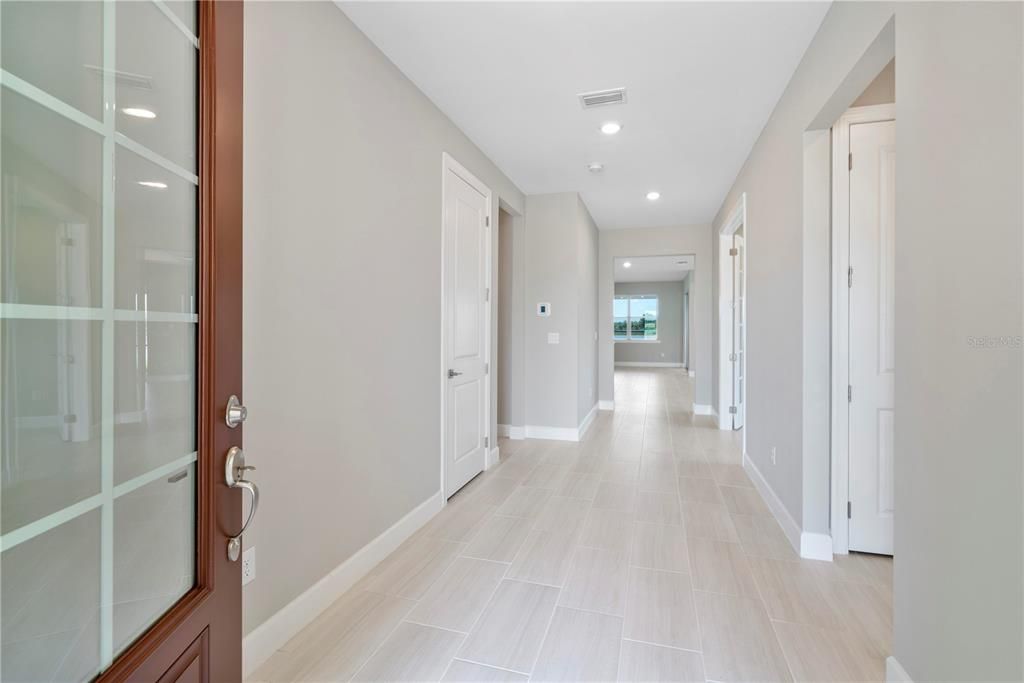 For Sale: $699,000 (3 beds, 3 baths, 2806 Square Feet)