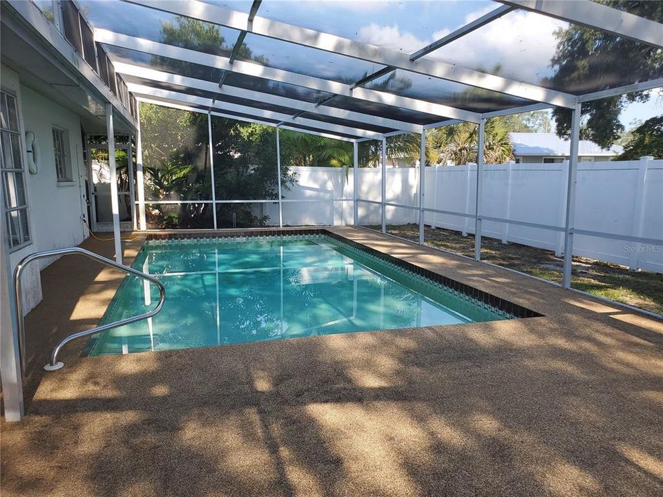 For Rent: $2,995 (3 beds, 2 baths, 1912 Square Feet)