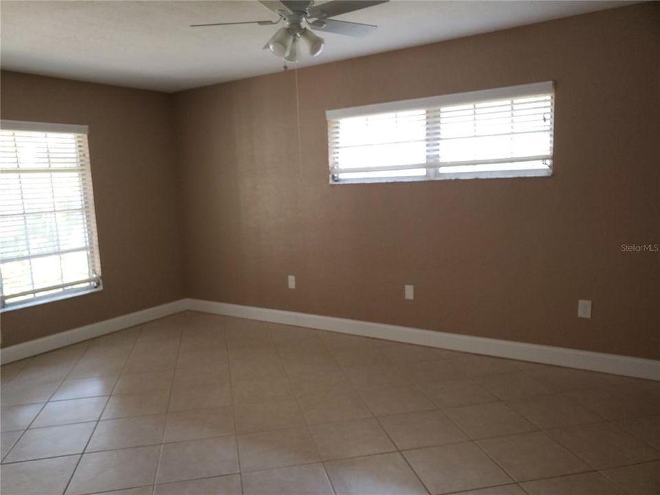 For Rent: $2,995 (3 beds, 2 baths, 1912 Square Feet)