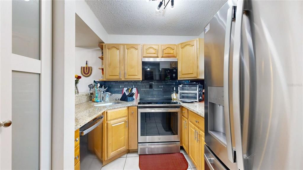 Под контрактом: $79,900 (1 спален, 1 ванн, 700 Квадратных фут)