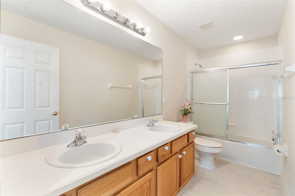 Active With Contract: $550,000 (3 beds, 2 baths, 2288 Square Feet)