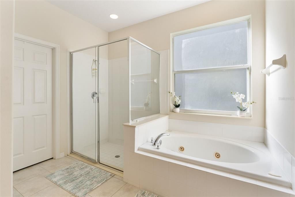 Active With Contract: $550,000 (3 beds, 2 baths, 2288 Square Feet)