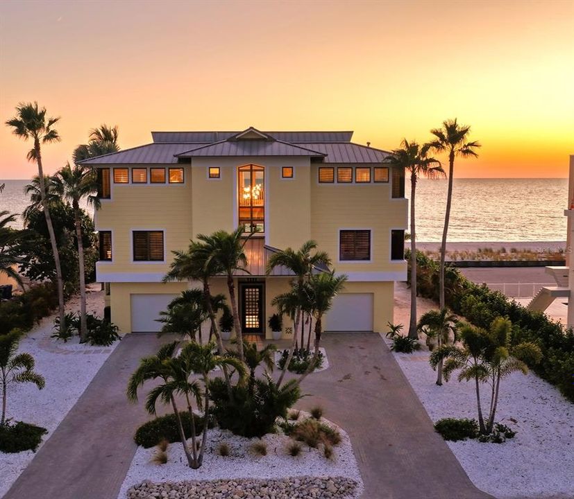 For Sale: $10,000,000 (6 beds, 6 baths, 5862 Square Feet)