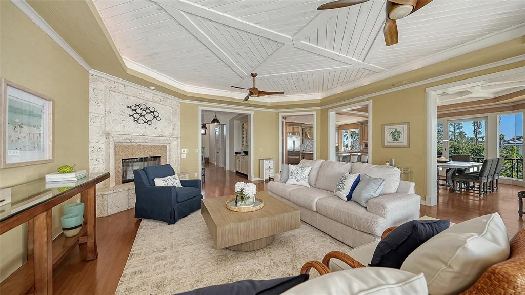 For Sale: $10,000,000 (6 beds, 6 baths, 5862 Square Feet)