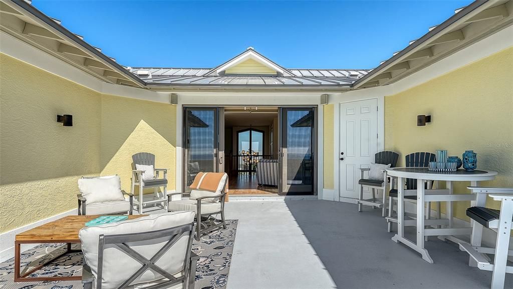 For Sale: $10,000,000 (6 beds, 6 baths, 5862 Square Feet)