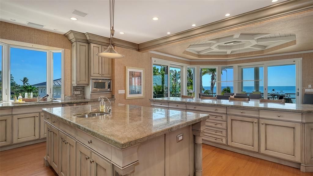 For Sale: $10,000,000 (6 beds, 6 baths, 5862 Square Feet)