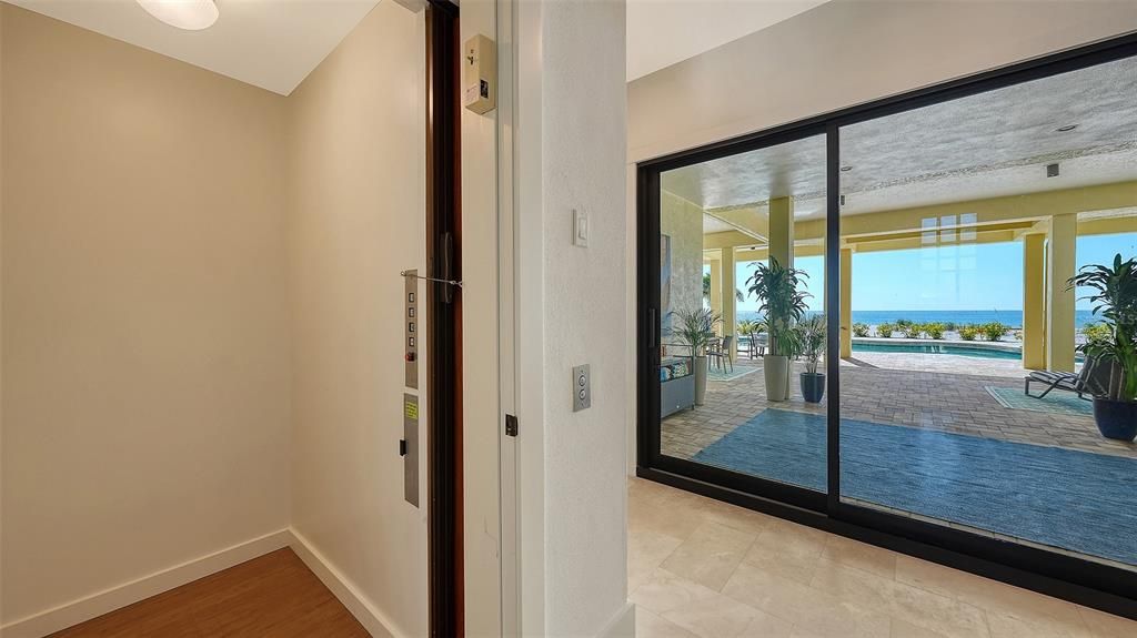 For Sale: $10,000,000 (6 beds, 6 baths, 5862 Square Feet)