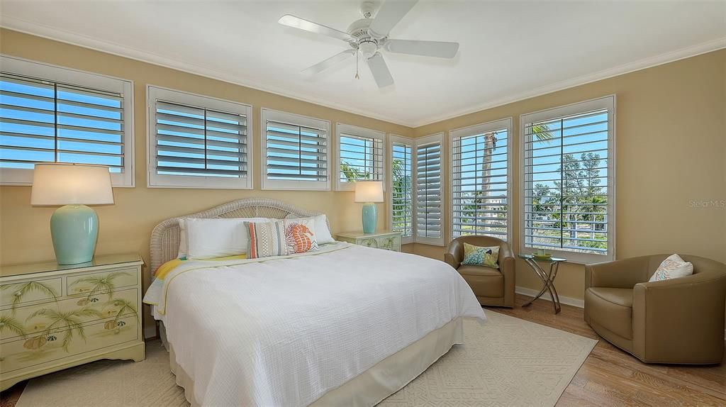 For Sale: $10,000,000 (6 beds, 6 baths, 5862 Square Feet)