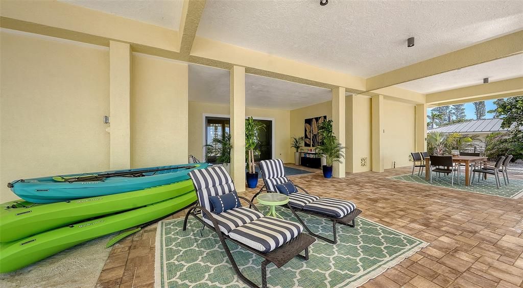 For Sale: $10,000,000 (6 beds, 6 baths, 5862 Square Feet)