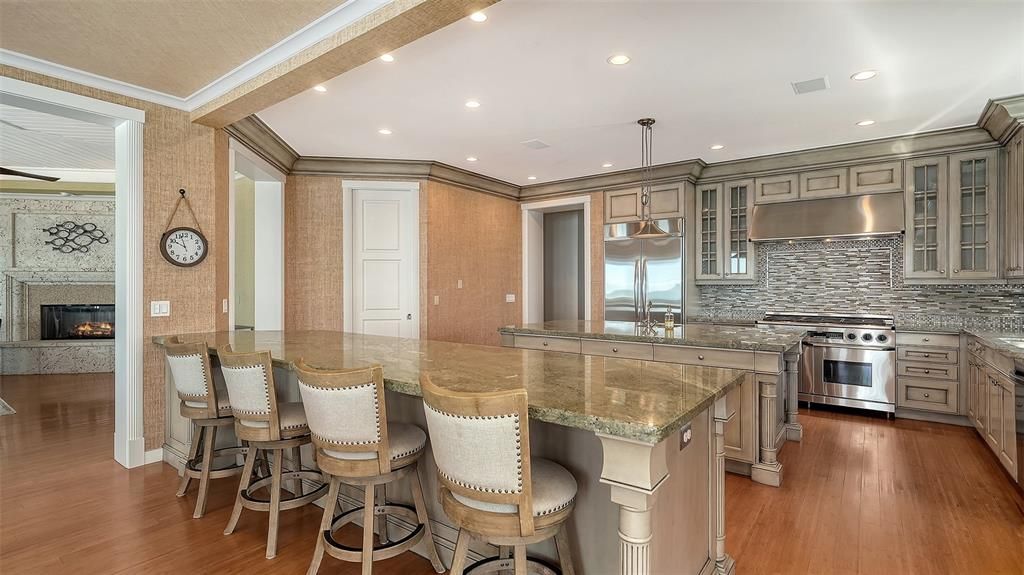 For Sale: $10,000,000 (6 beds, 6 baths, 5862 Square Feet)