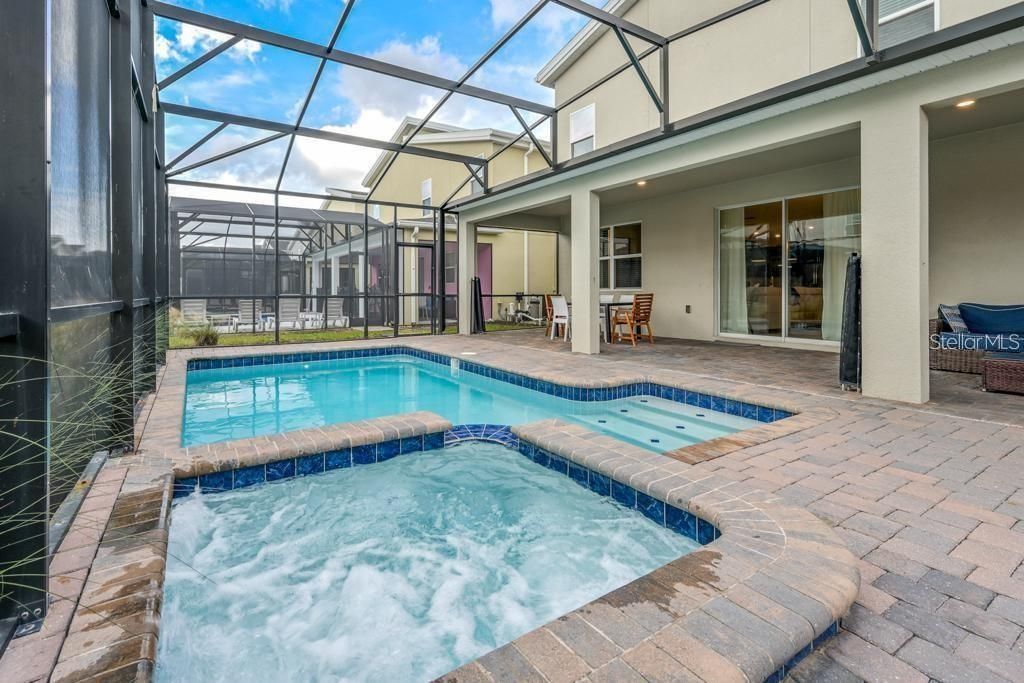 En Venta: $990,000 (8 camas, 5 baños, 4289 Pies cuadrados)