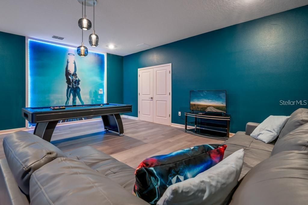 En Venta: $990,000 (8 camas, 5 baños, 4289 Pies cuadrados)