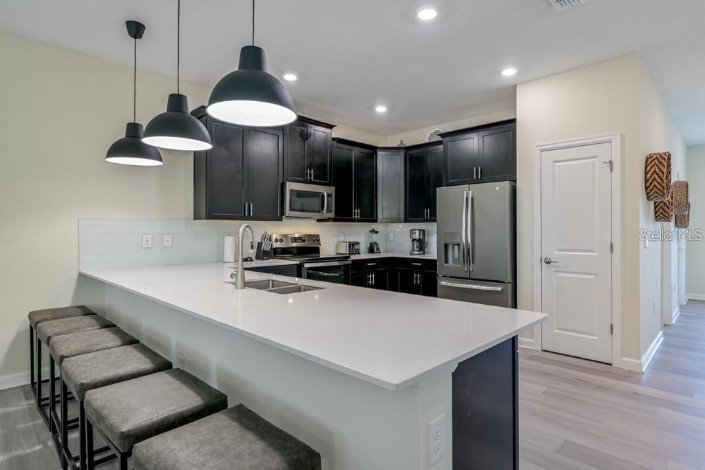 En Venta: $990,000 (8 camas, 5 baños, 4289 Pies cuadrados)