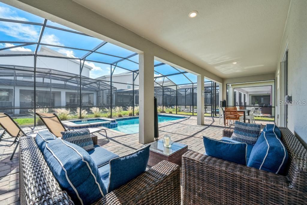 En Venta: $990,000 (8 camas, 5 baños, 4289 Pies cuadrados)