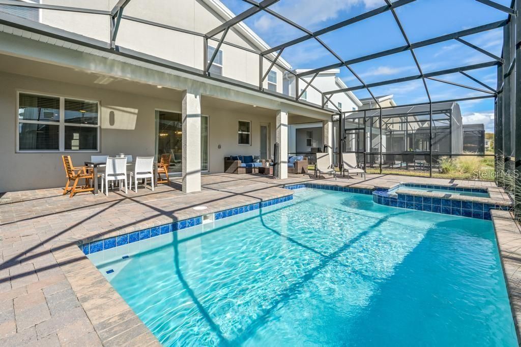 En Venta: $990,000 (8 camas, 5 baños, 4289 Pies cuadrados)