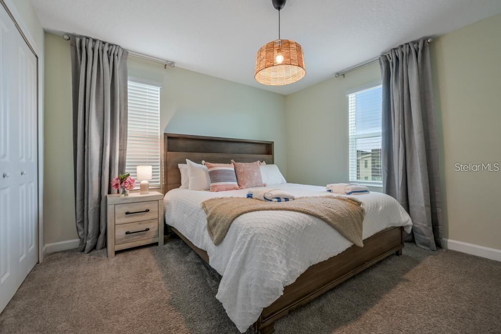 En Venta: $990,000 (8 camas, 5 baños, 4289 Pies cuadrados)