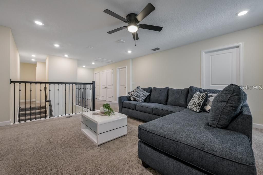 En Venta: $990,000 (8 camas, 5 baños, 4289 Pies cuadrados)