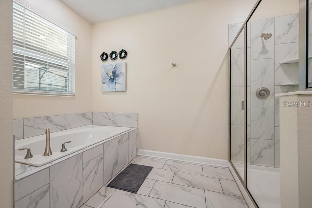 En Venta: $990,000 (8 camas, 5 baños, 4289 Pies cuadrados)