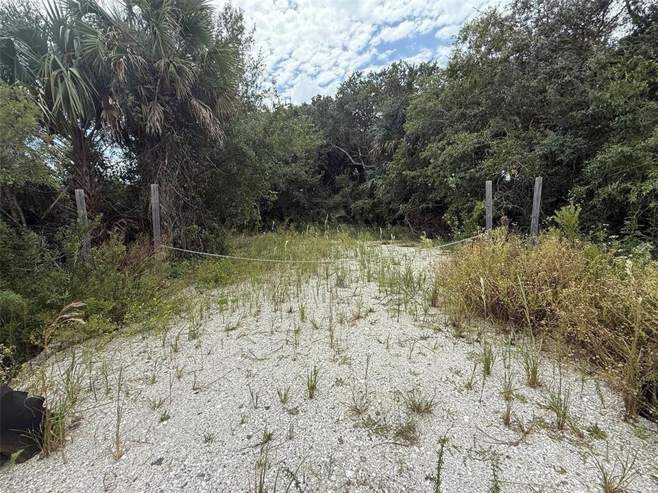 最近售出: $34,900 (1.25 acres)