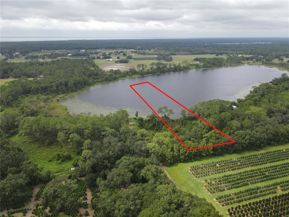 На продажу: $40,000 (6.11 acres)