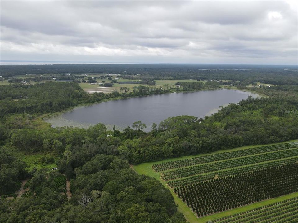 На продажу: $40,000 (6.11 acres)