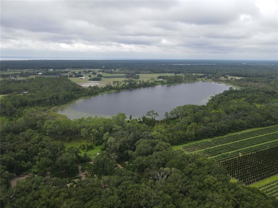 На продажу: $40,000 (6.11 acres)