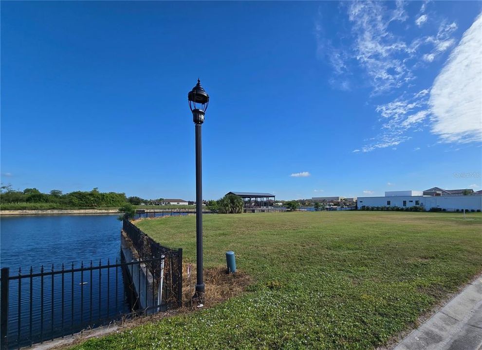 待售: $375,000 (0.34 acres)